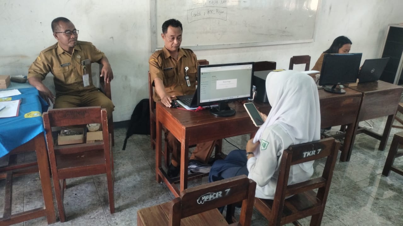 SPMB 2026 SMKN Jenawi Berjalan Lancar, Guru dan Tenaga Pendidik Siap Layani Calon Peserta Didik Baru