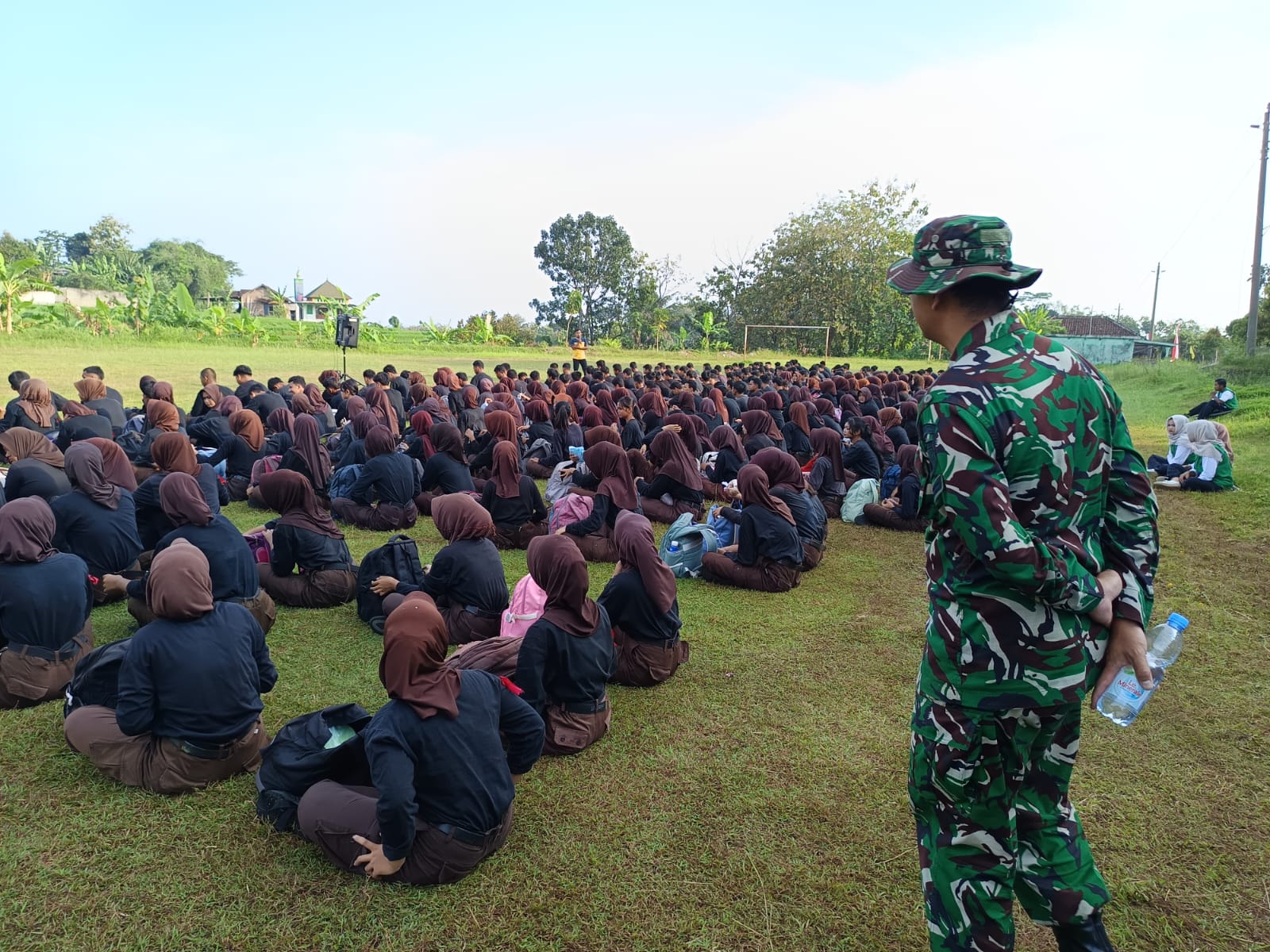 Semangat, Disiplin, dan Solid! Pembinaan Karakter Siswa SMKN Jenawi Berlangsung Penuh Antusias