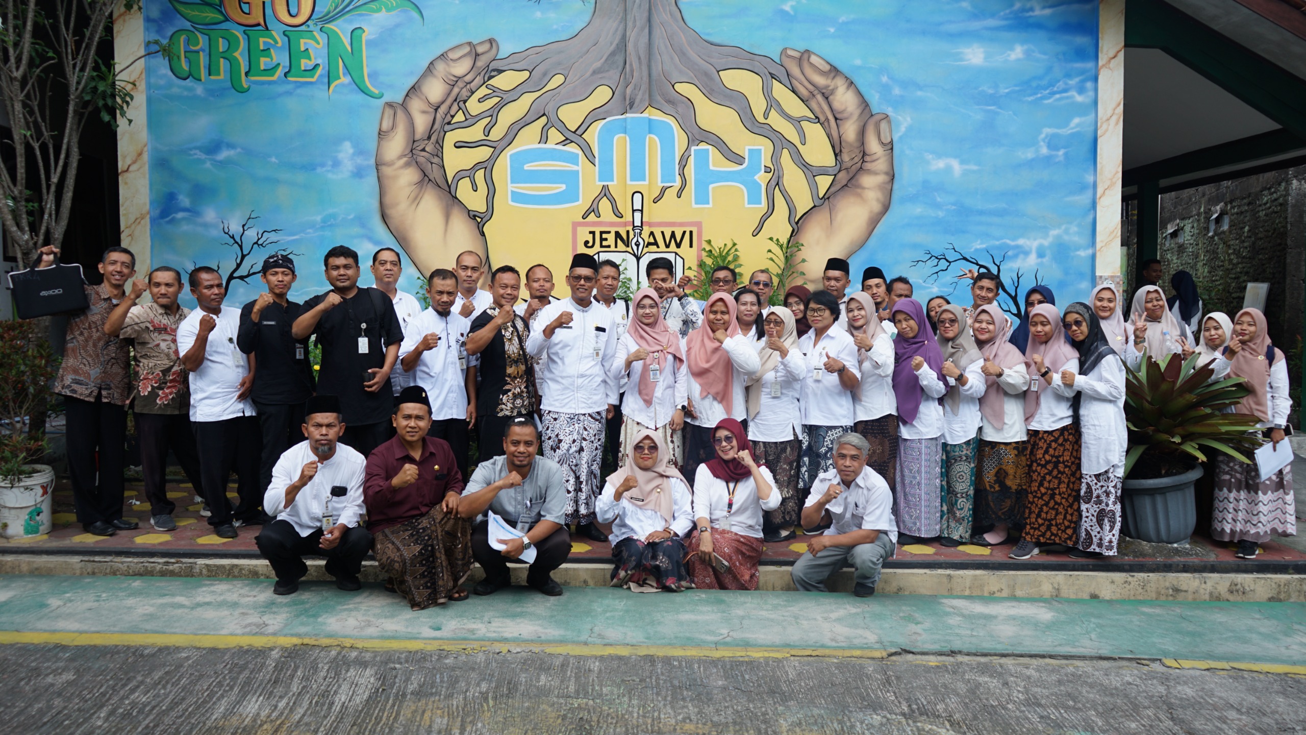 Sinergi Sambut Tahun Ajaran Baru: SMK Negeri Jenawi Gelar Rapat Koordinasi Penyusunan Dokumen Kurikulum Satuan Pendidikan