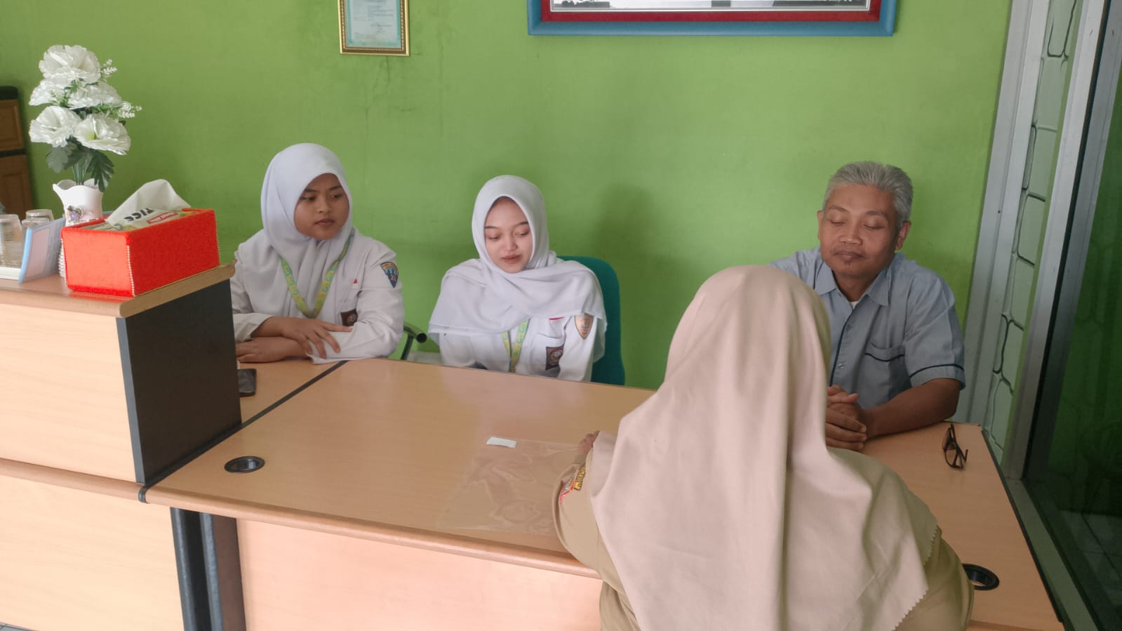 Monitoring Siswa PKL di KSP Mekar Surya Cabang Kerjo: Memastikan Kesiapan Kerja Generasi Muda