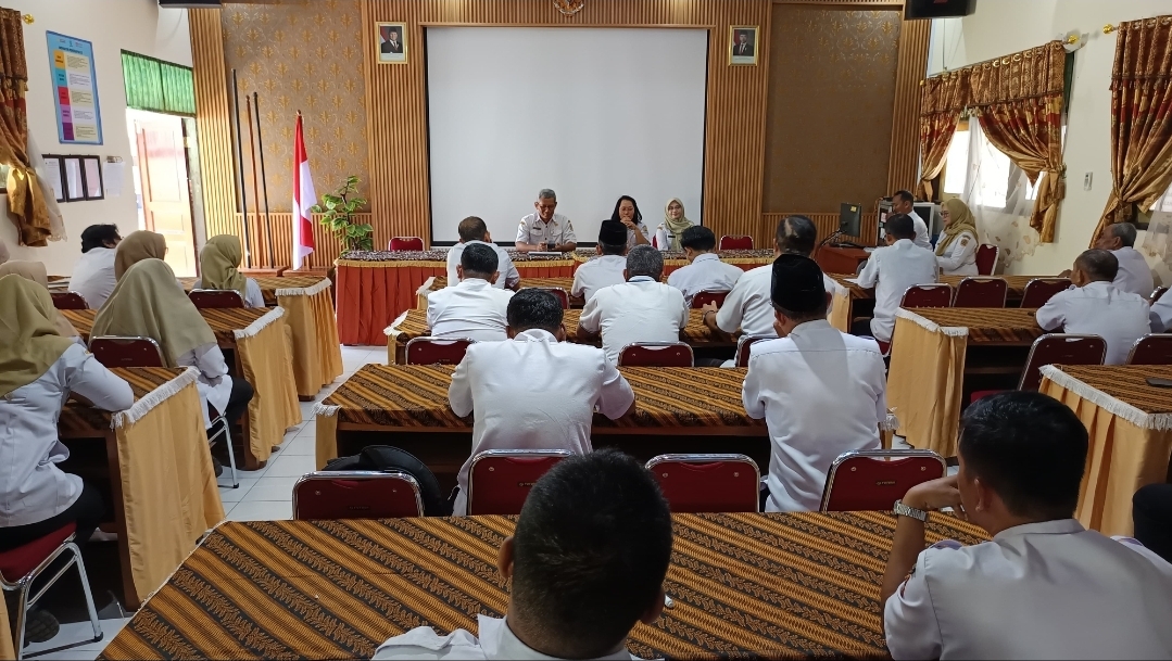 Kawal MPLS Humanis dan Kuatkan Disiplin ASN, KaCabdin Wilayah VI Berikan Arahan Inspiratif di SMKN Jenawi