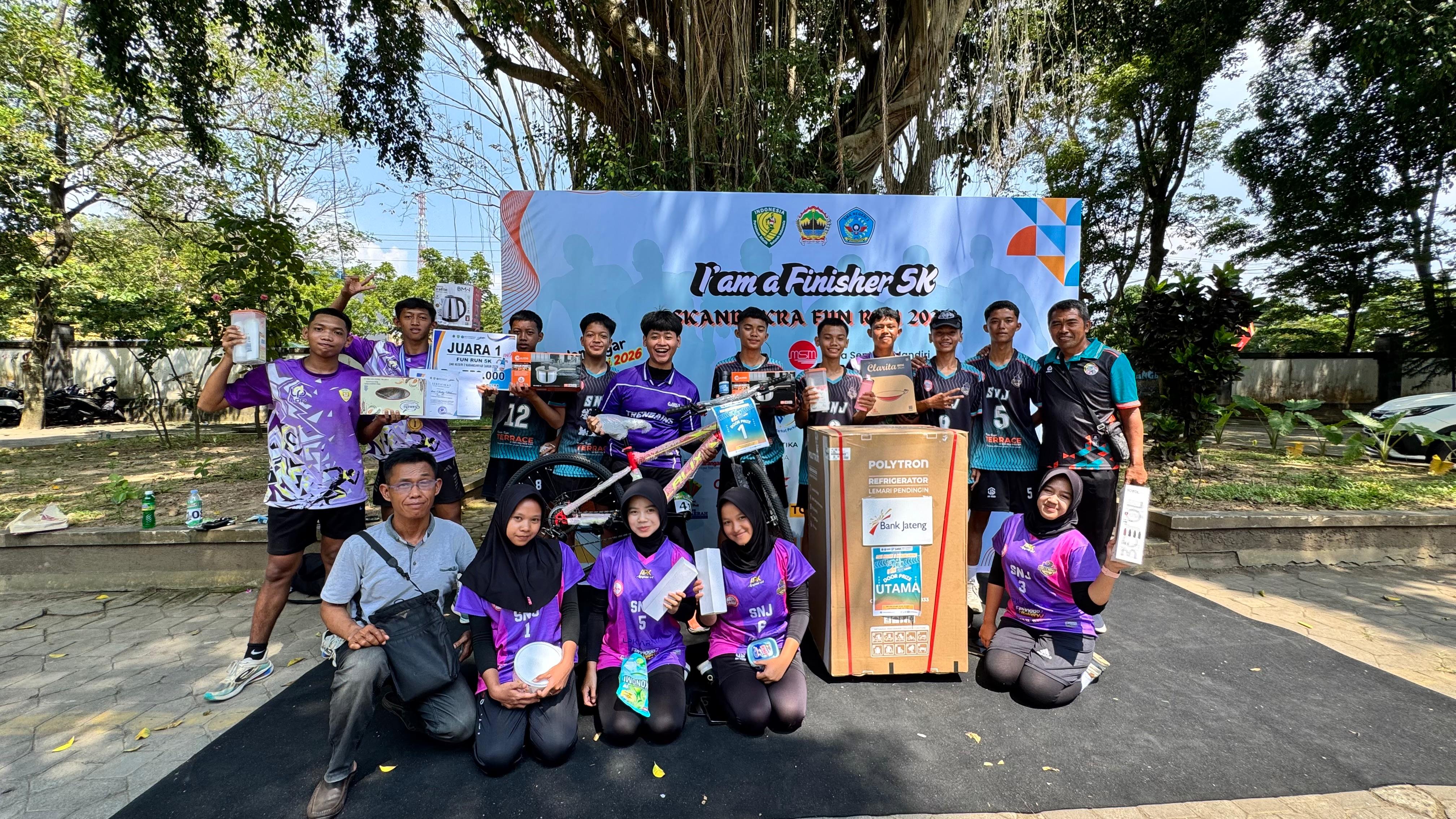 Fun Run SMKN 2 Karanganyar: Semangat Olahraga dan Prestasi Gemilang