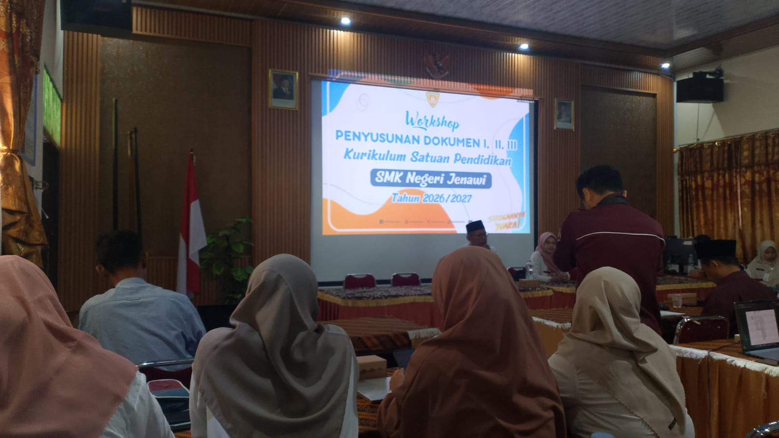 Siap Hadapi Tahun Ajaran Baru: SMK Negeri Jenawi Sukses Gelar Kegiatan Penyusunan Dokumen I dan II Kurikulum Satuan Pendidikan.