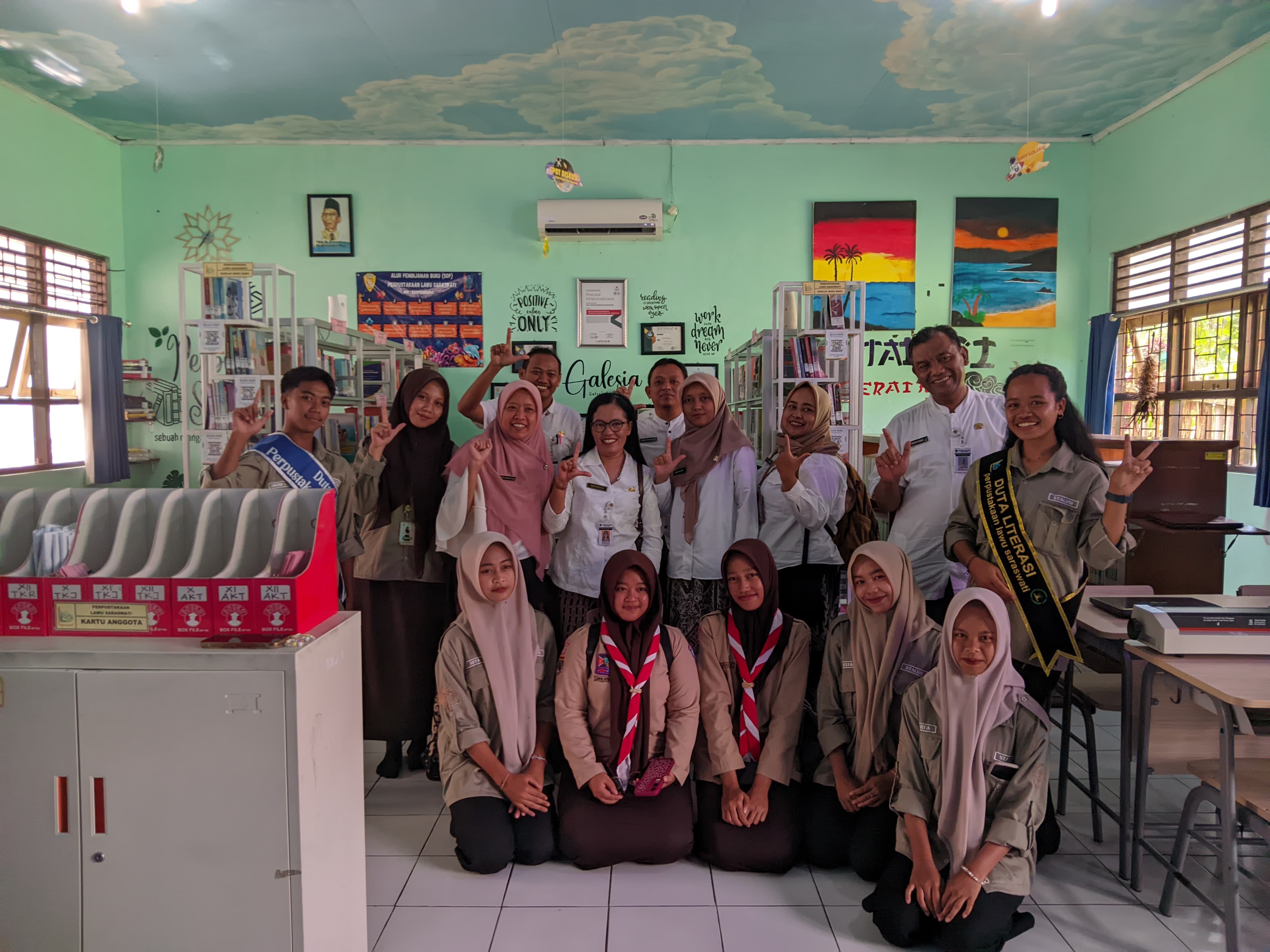 Seru dan Inspiratif! Menjelajah Jejak Literasi, SMK N 1 Bulukerto Studi Tiru di Perpustakaan Lawu Saraswati SMKN Jenawi