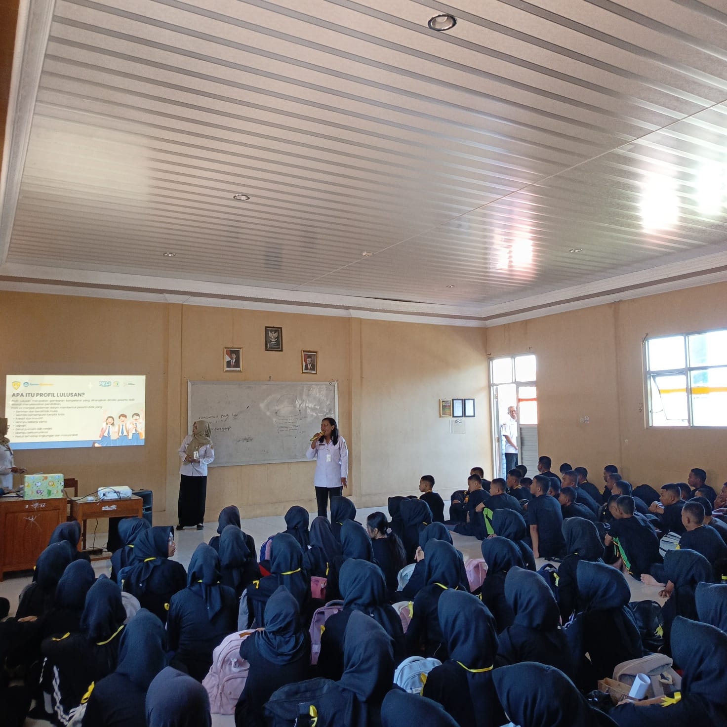 Bangun Karakter Unggul, Murid Baru SMK N Jenawi Antusias Bedah "8 Dimensi Profil Lulusan" di MPLS 2026